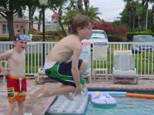 Cannon Ball 2005 - Drey impresses David!